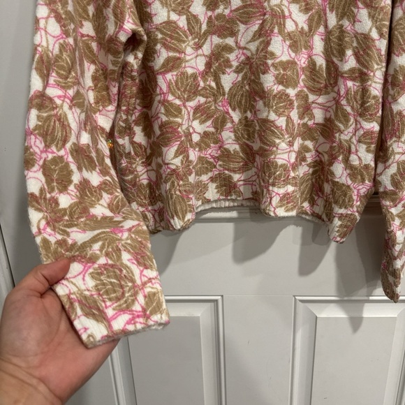 CeCe Women Medium V-Neck Sweater Soft Knit Beige Pink Leaf Pattern Pullover NWT - Picture 7 of 12